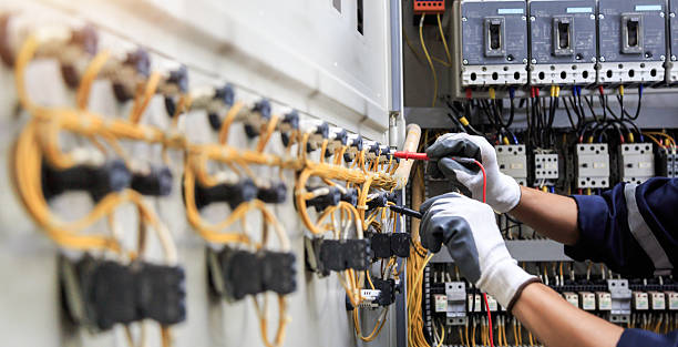 Professional Electrician technician working in Rock Island, WA